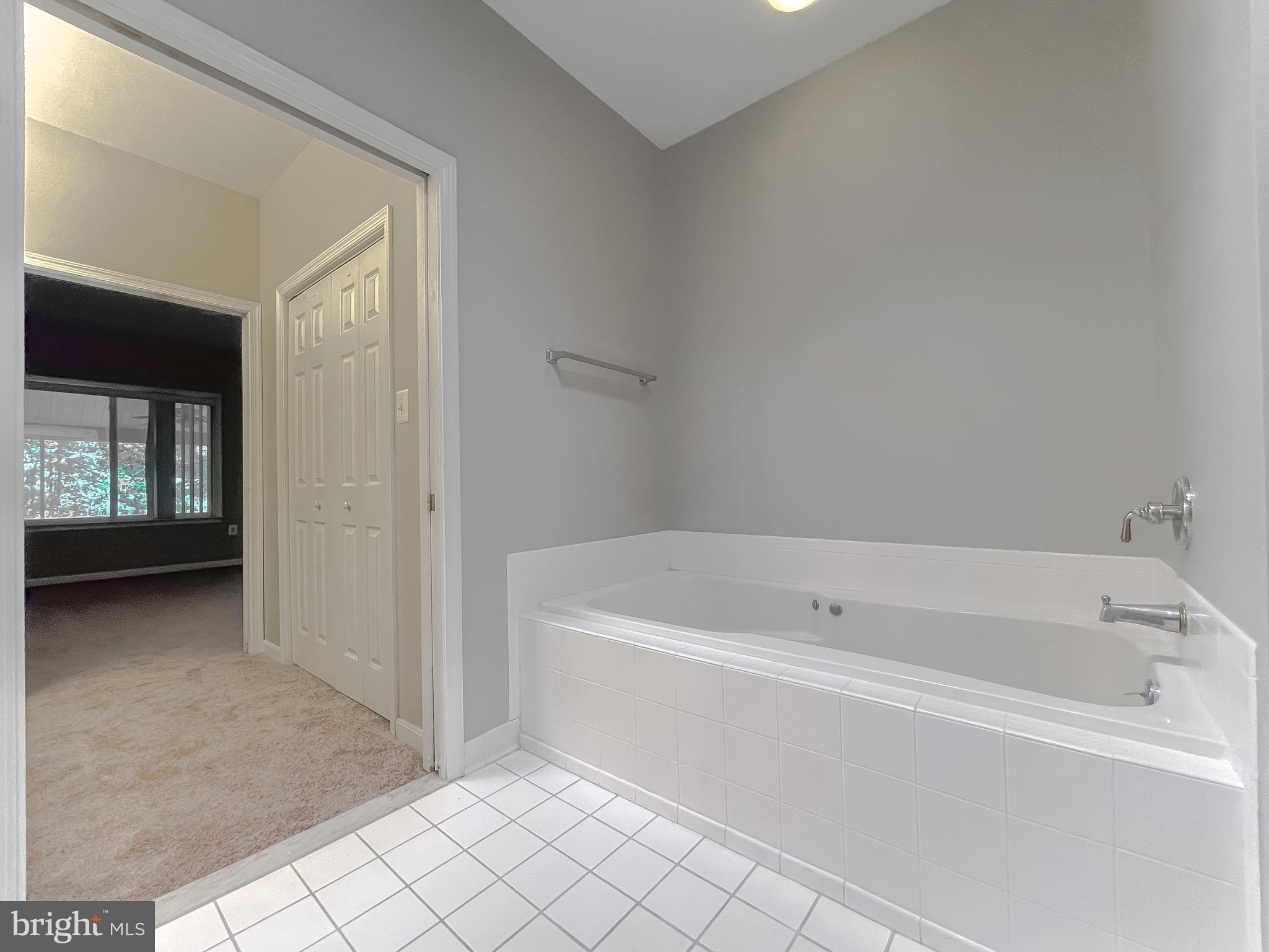 POTOMAC BEACH - Residential Lease