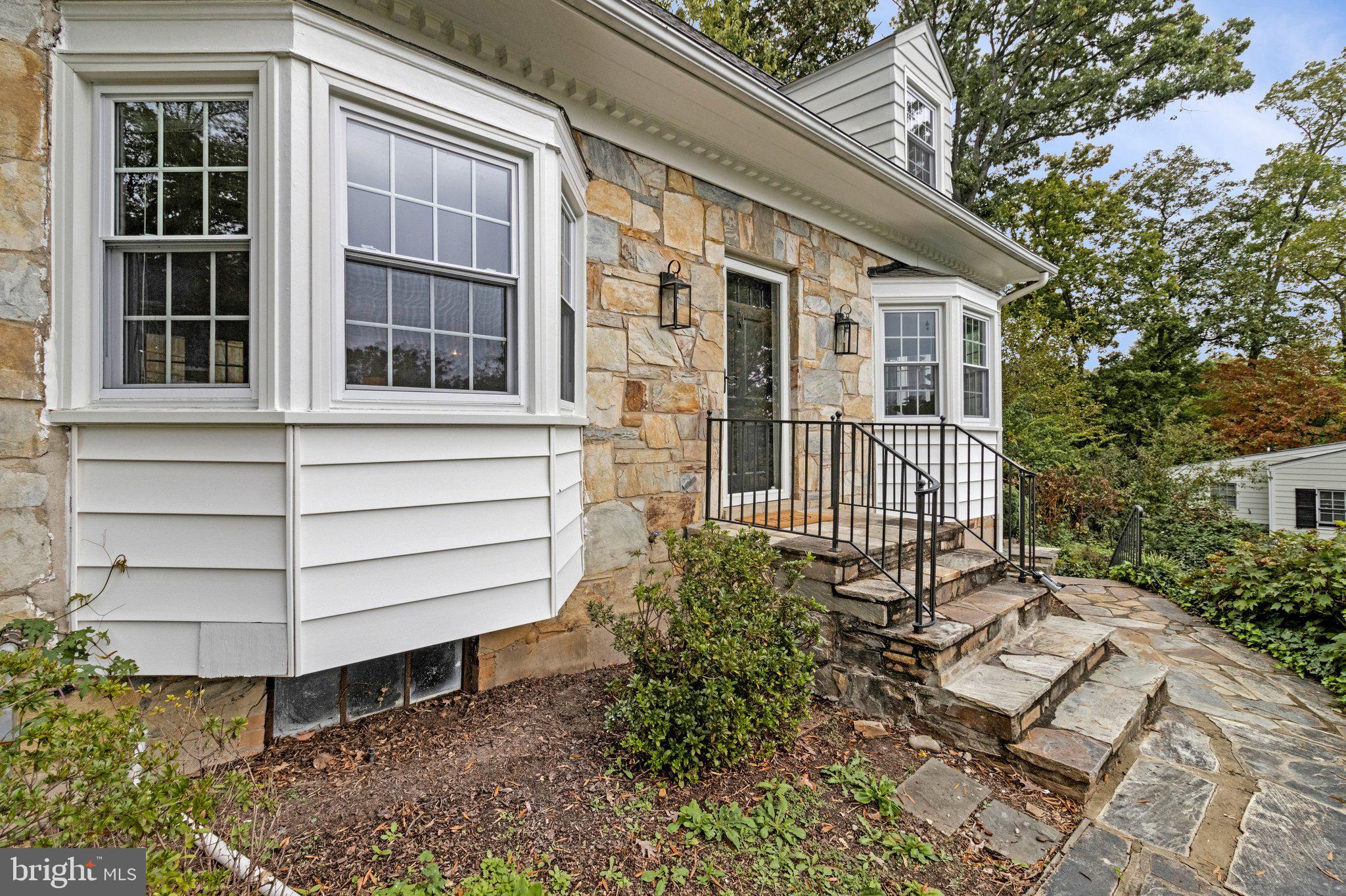 3424 WOODSIDE ROAD