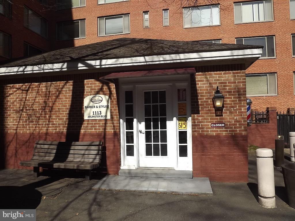 RIVER PLACE - Residential Lease