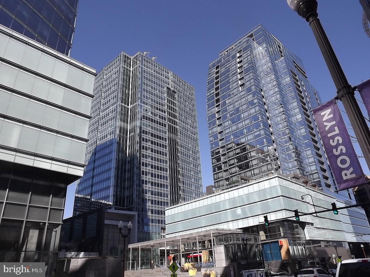 RIVER PLACE - Residential Lease