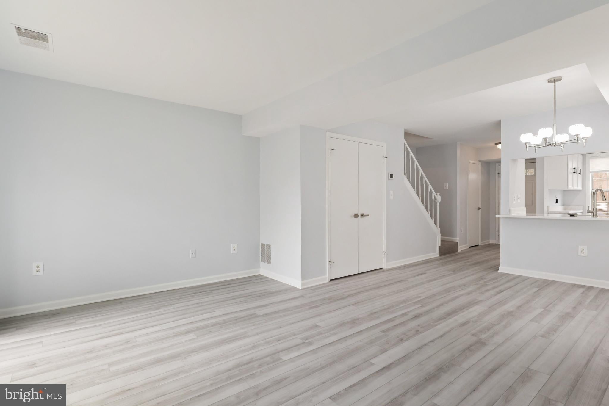 2403 S WALTER REED DRIVE S