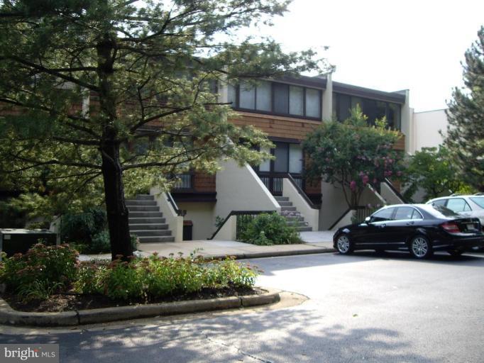 2310 QUINCY STREET S 2
