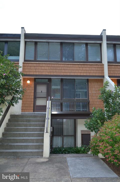 2310 QUINCY STREET S 2 ARLINGTON VA 22204
