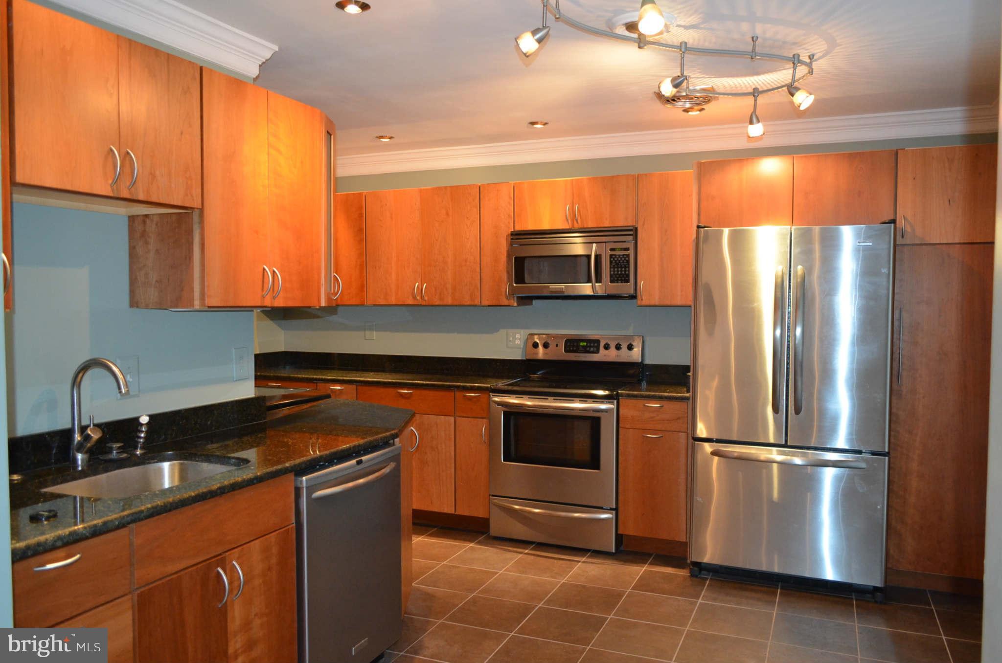 2310 QUINCY STREET S 2