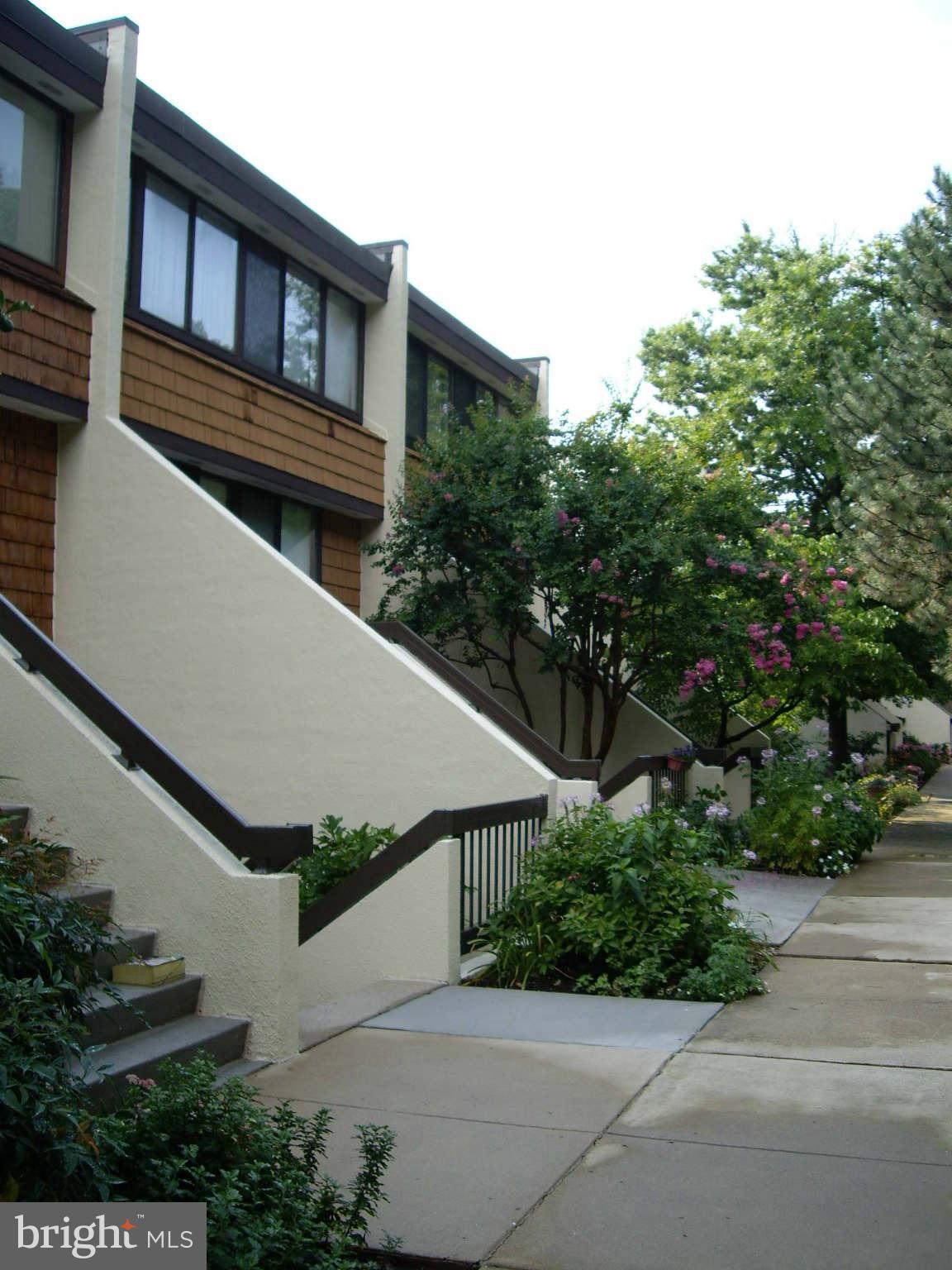 2310 QUINCY STREET S 2