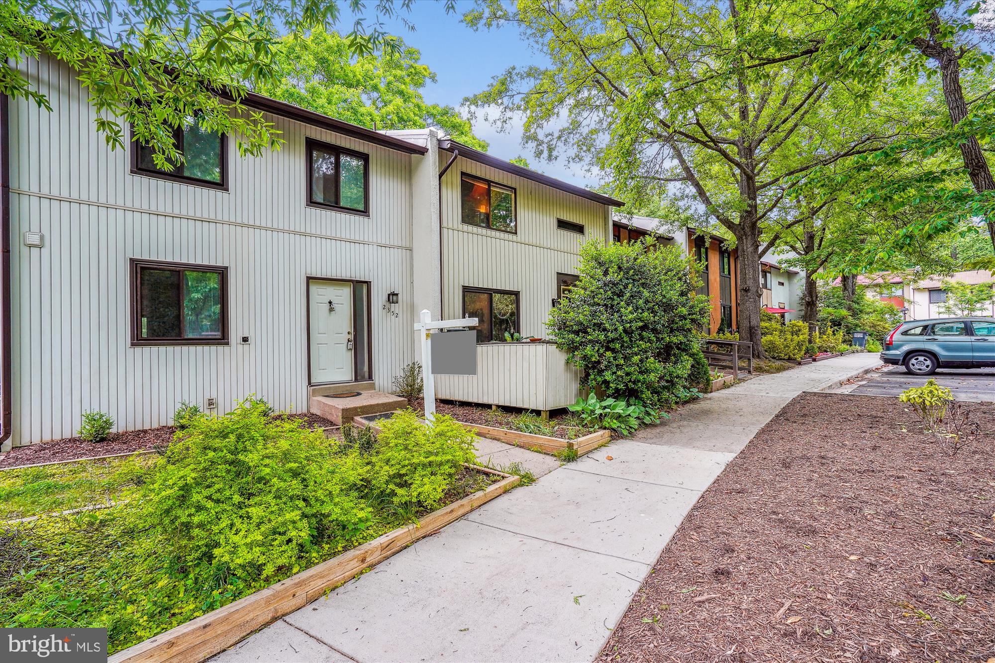 RESTON - Residential