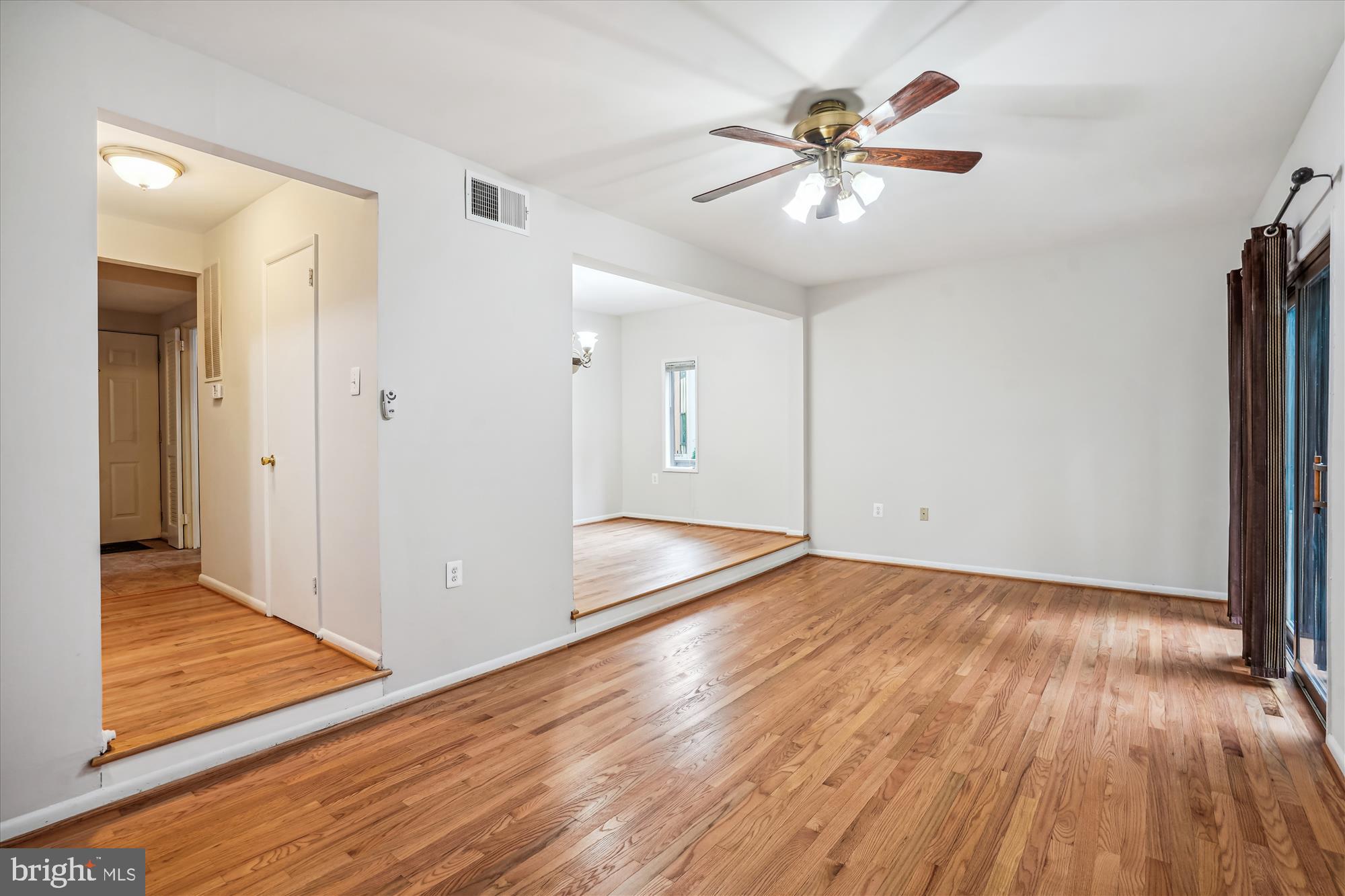 RESTON - Residential