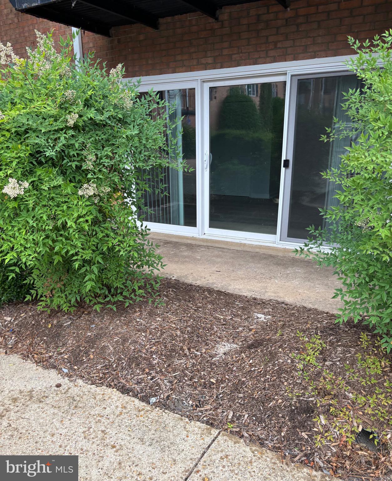 WESTWOOD COMMONS - Residential Lease