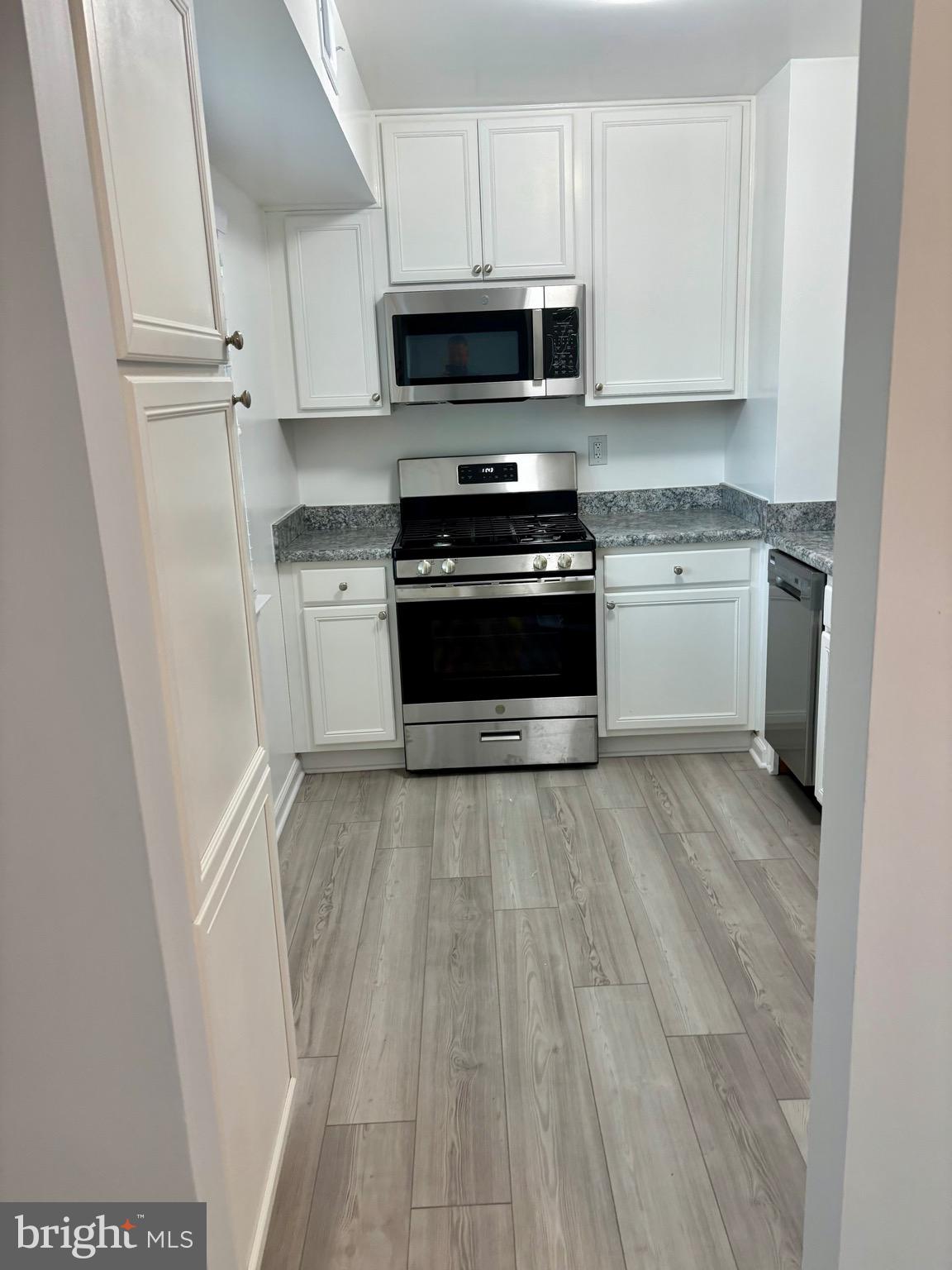 WESTWOOD COMMONS - Residential Lease