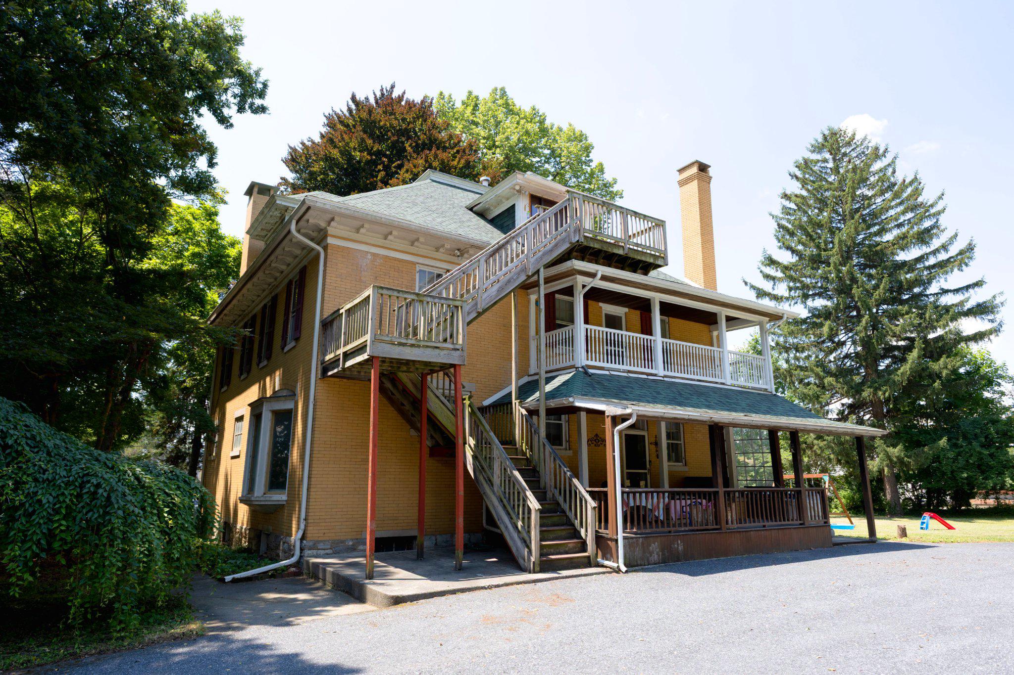 26 N 2ND STREET