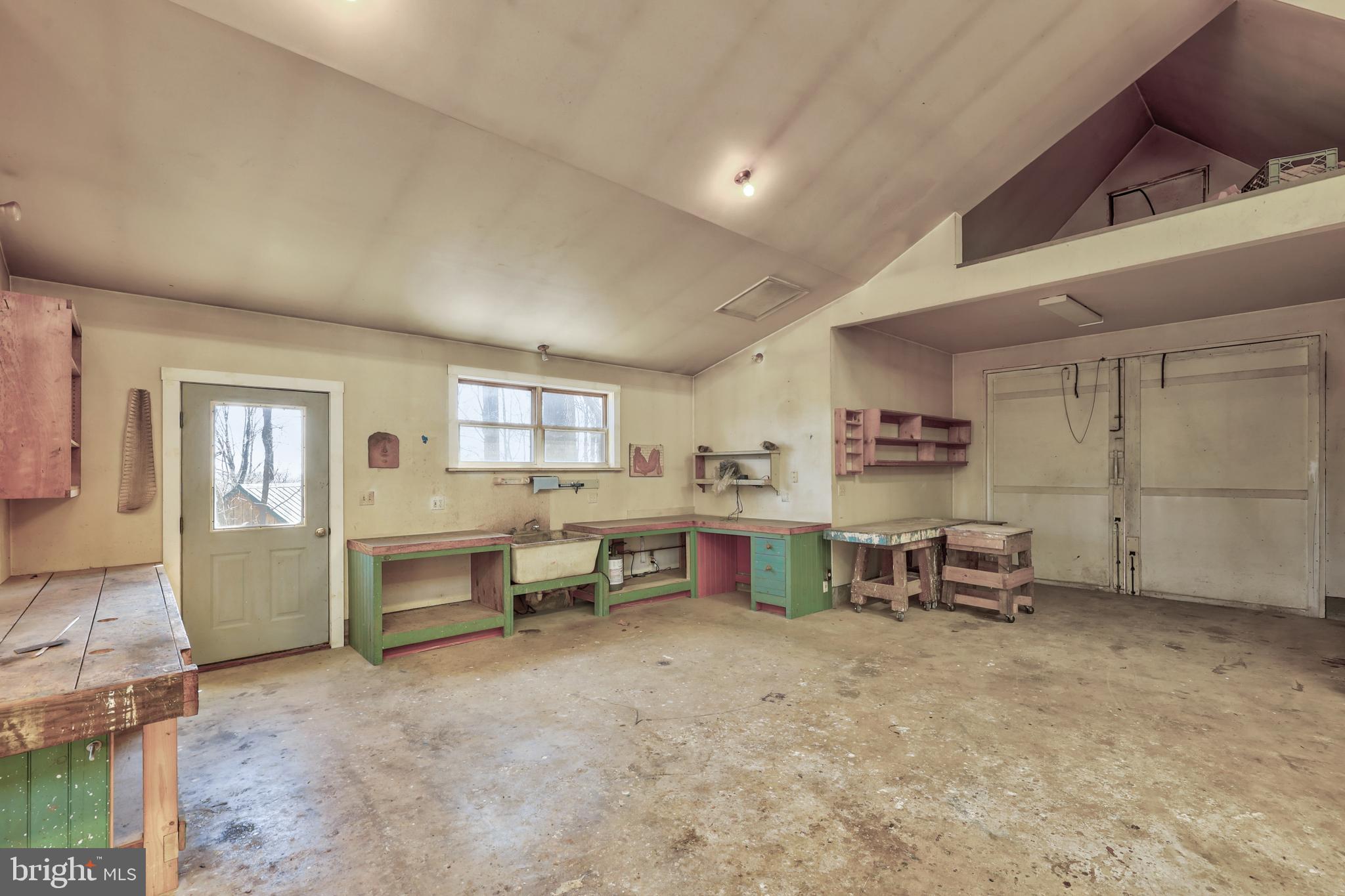 BLUE RIDGE CHASE - Residential