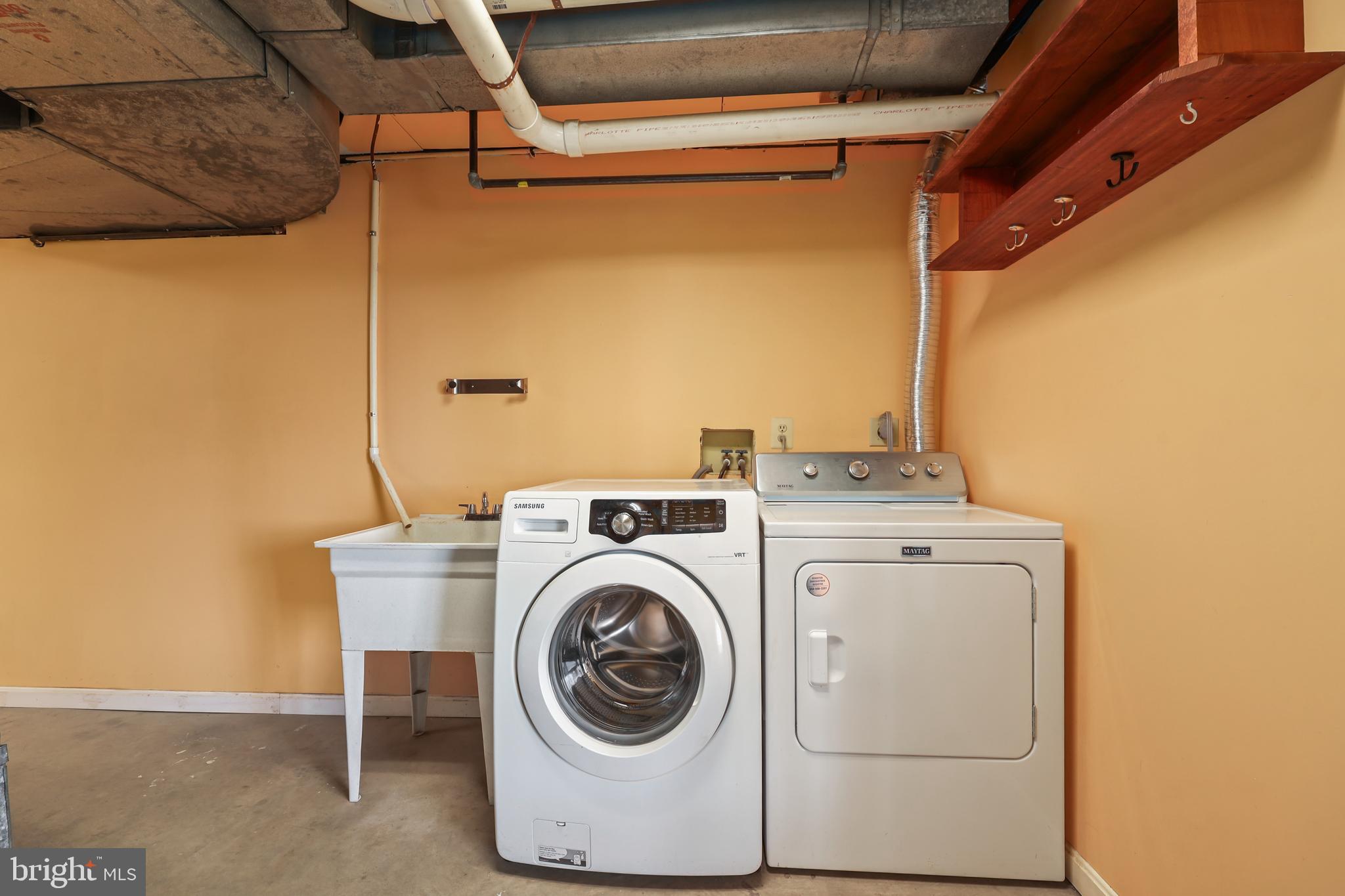 BLUE RIDGE CHASE - Residential