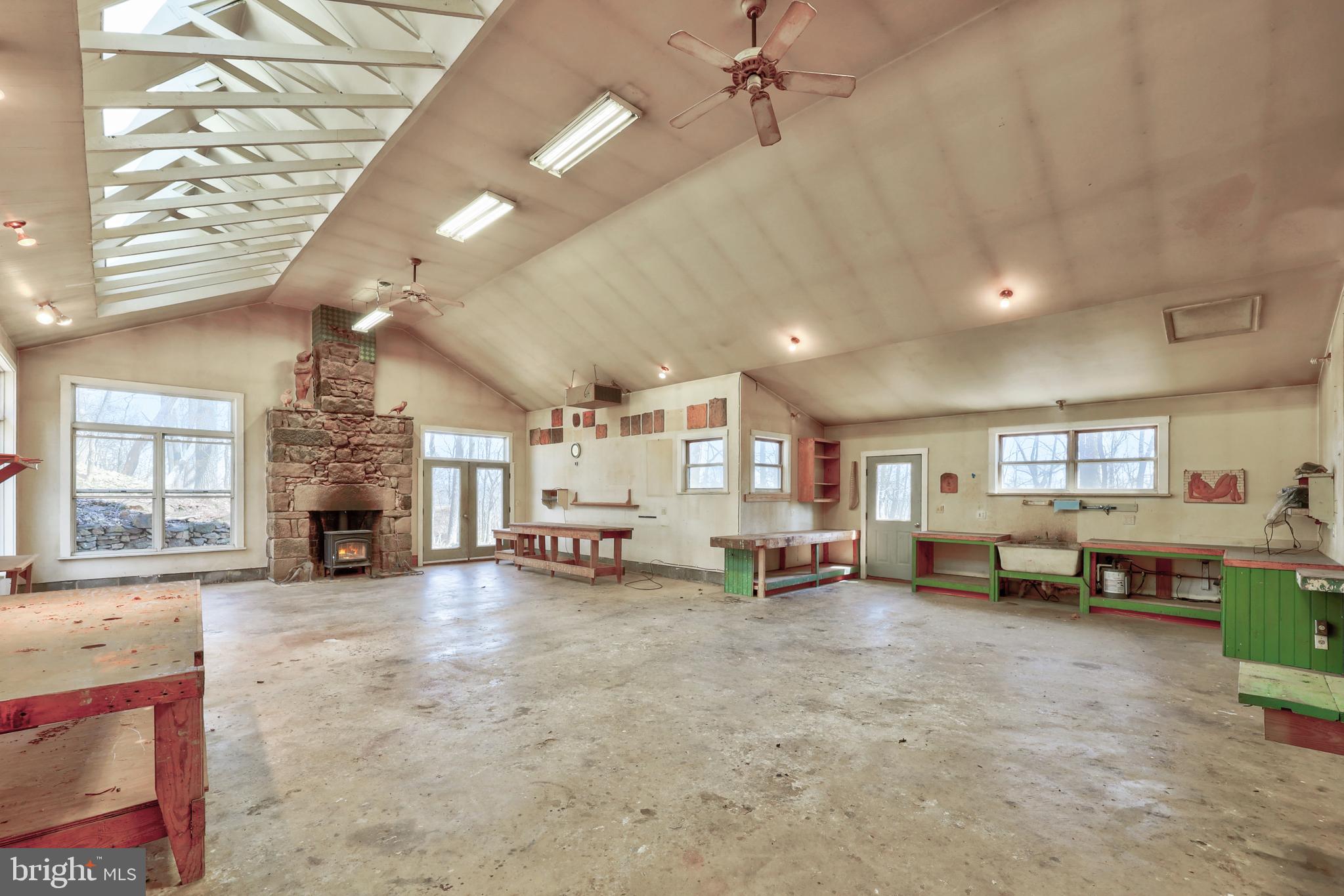 BLUE RIDGE CHASE - Residential