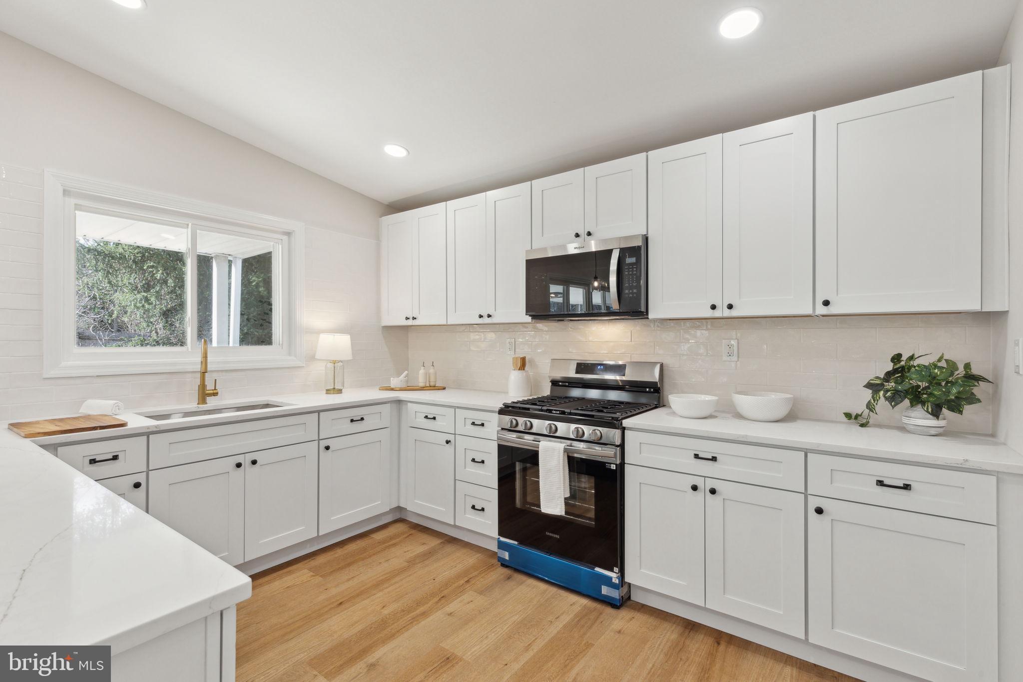 GREYSTONE MANOR - Residential