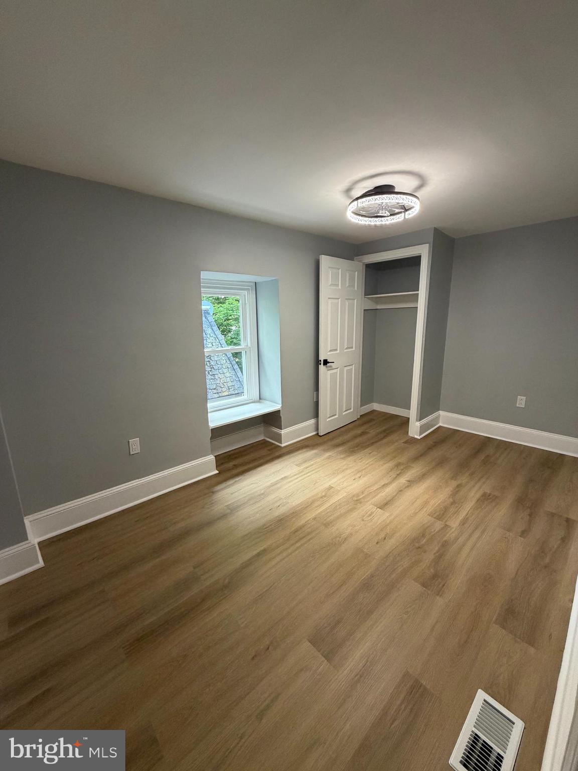 CLIFTON HEIGHTS - Residential
