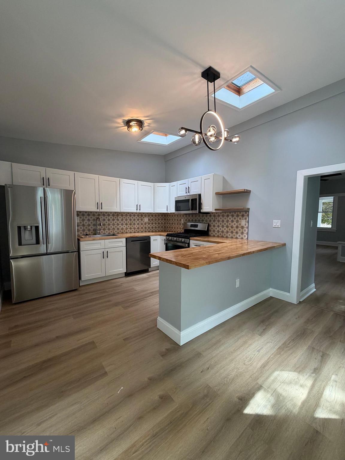 CLIFTON HEIGHTS - Residential