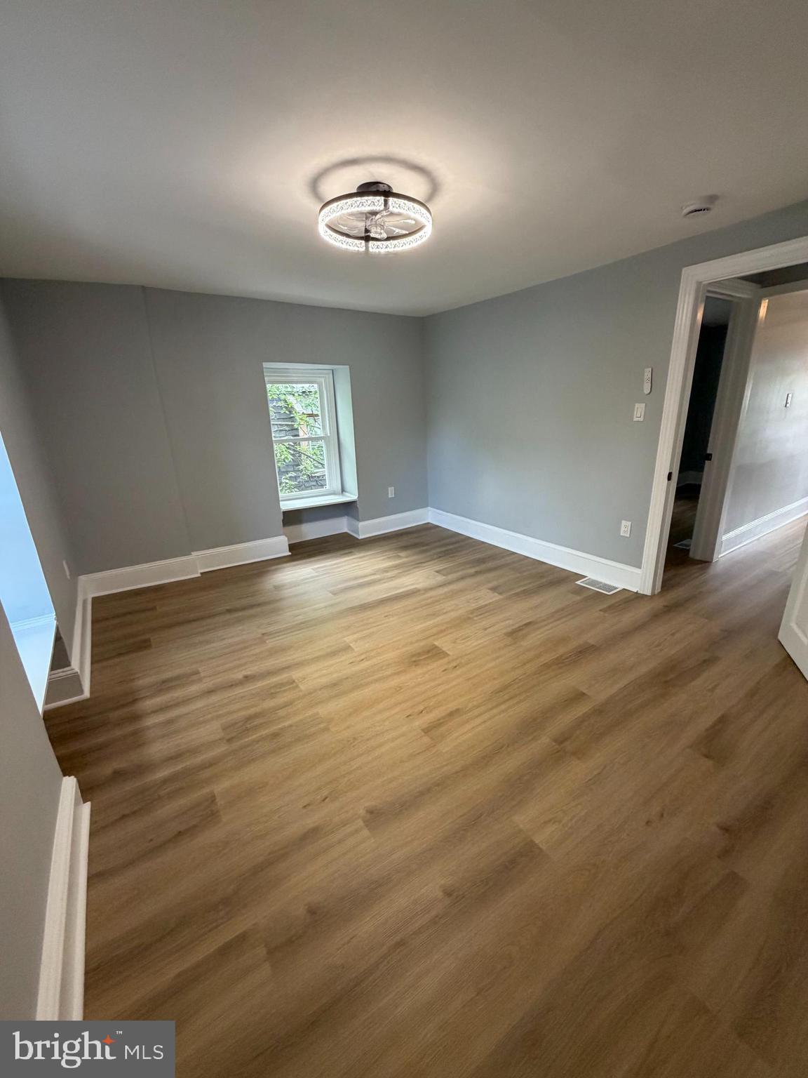 CLIFTON HEIGHTS - Residential