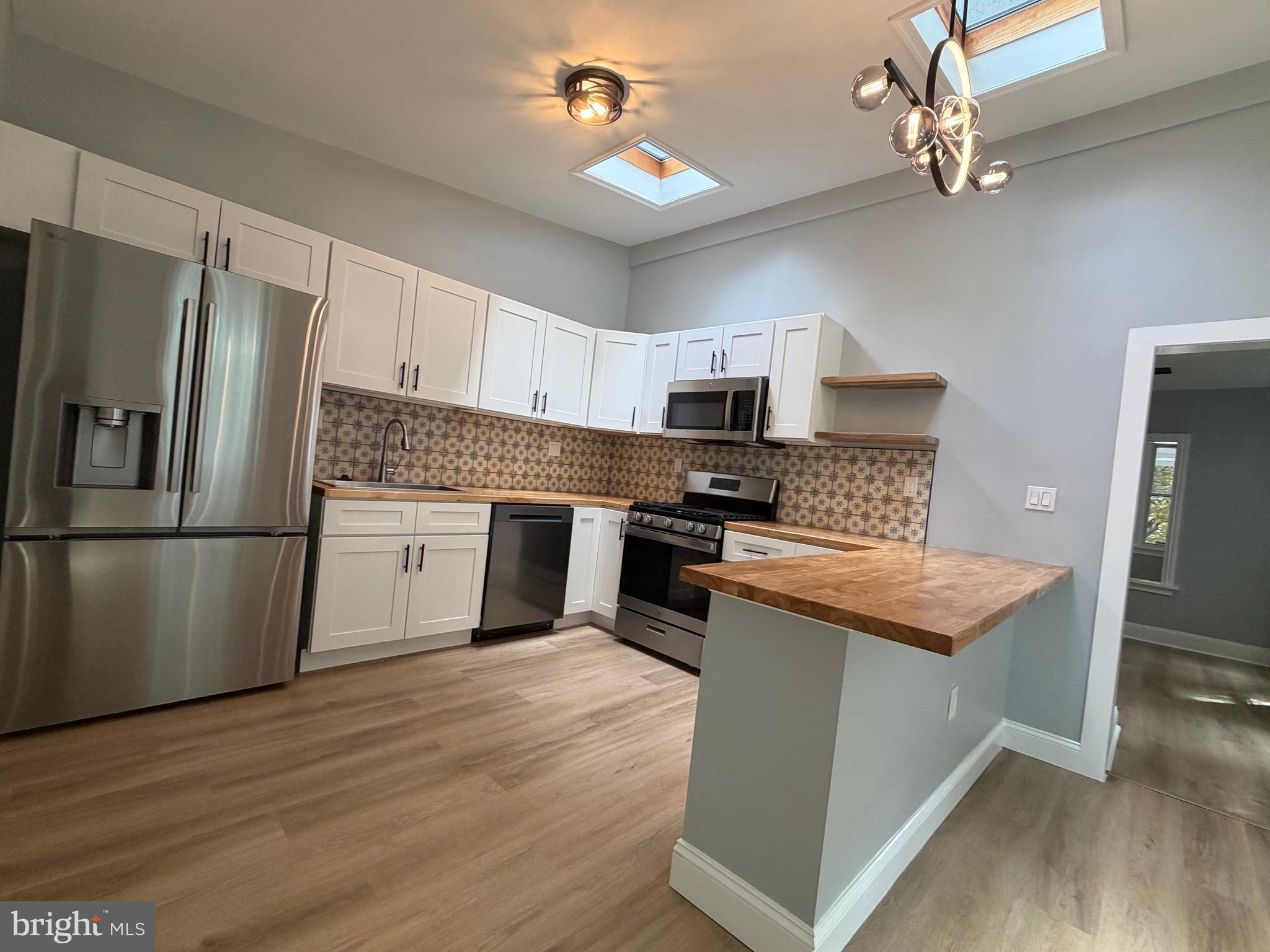 CLIFTON HEIGHTS - Residential
