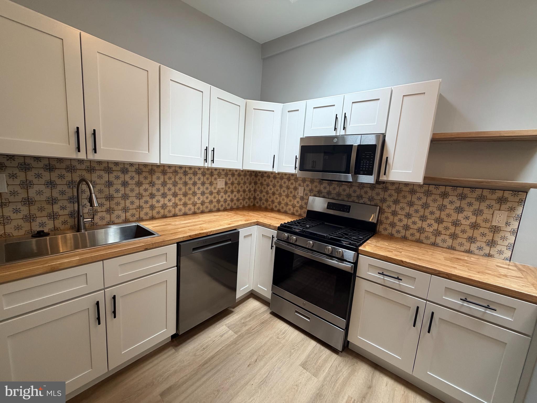 CLIFTON HEIGHTS - Residential