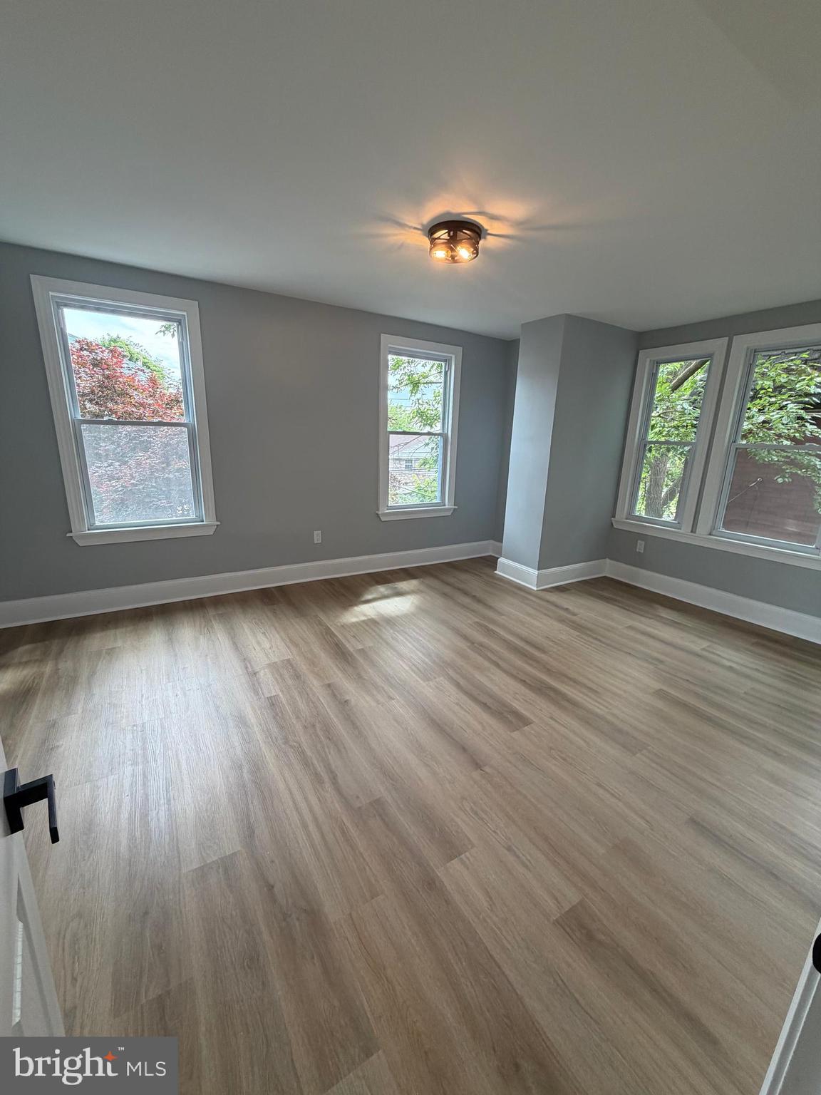 CLIFTON HEIGHTS - Residential