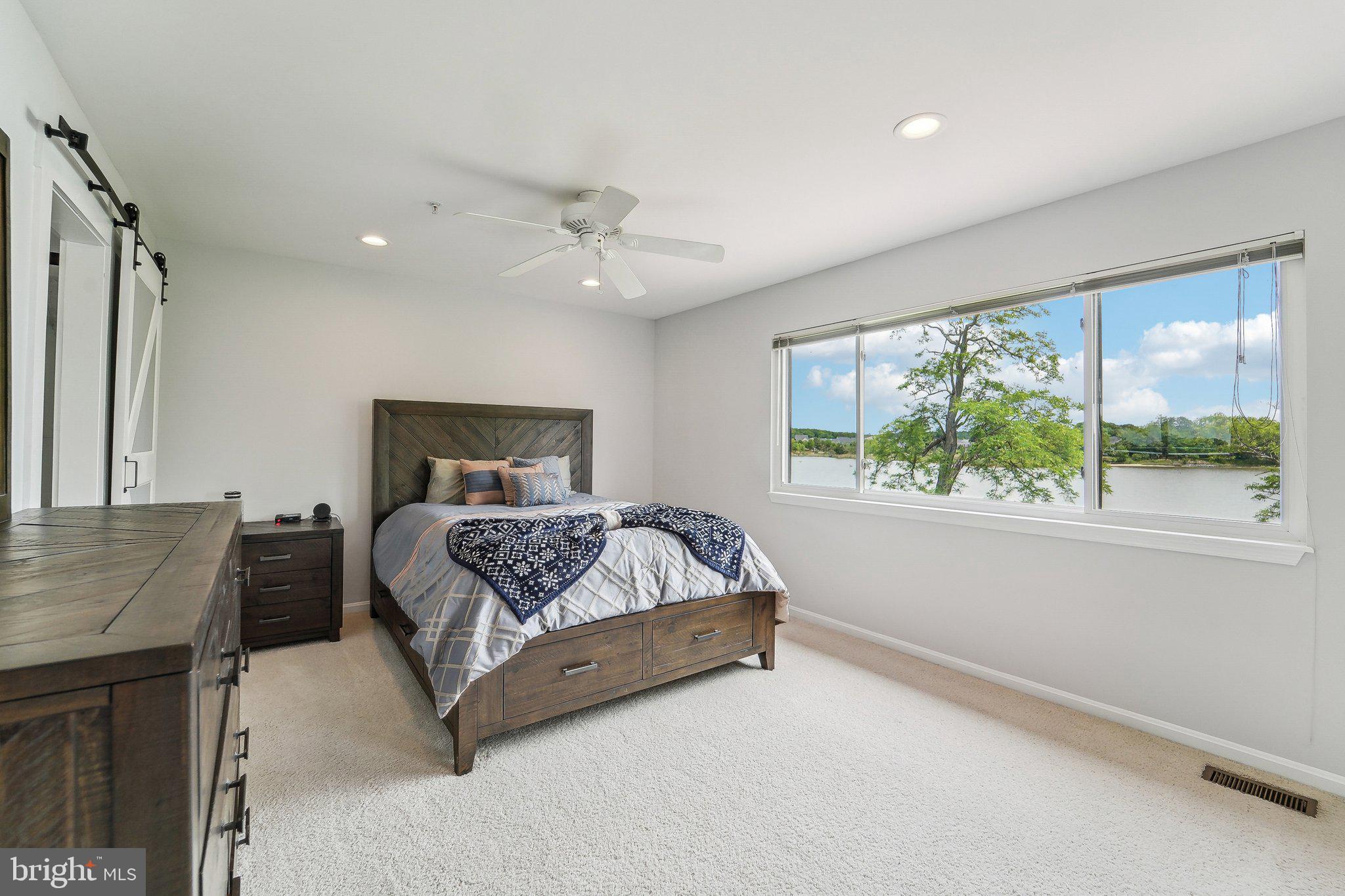 QUEENS LANDING - Residential