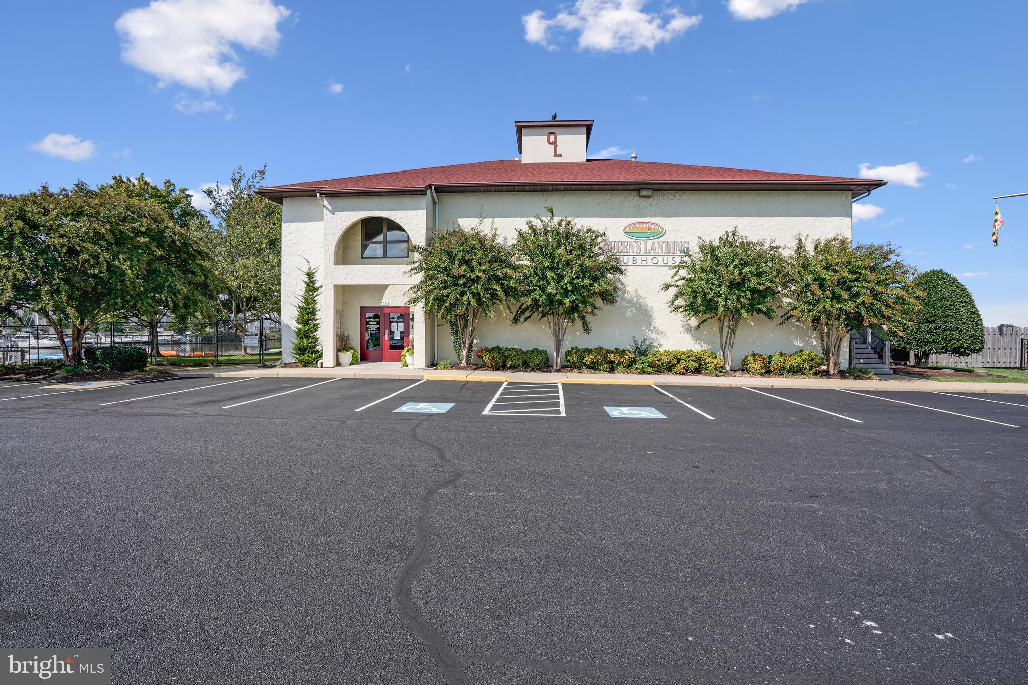 QUEENS LANDING - Residential