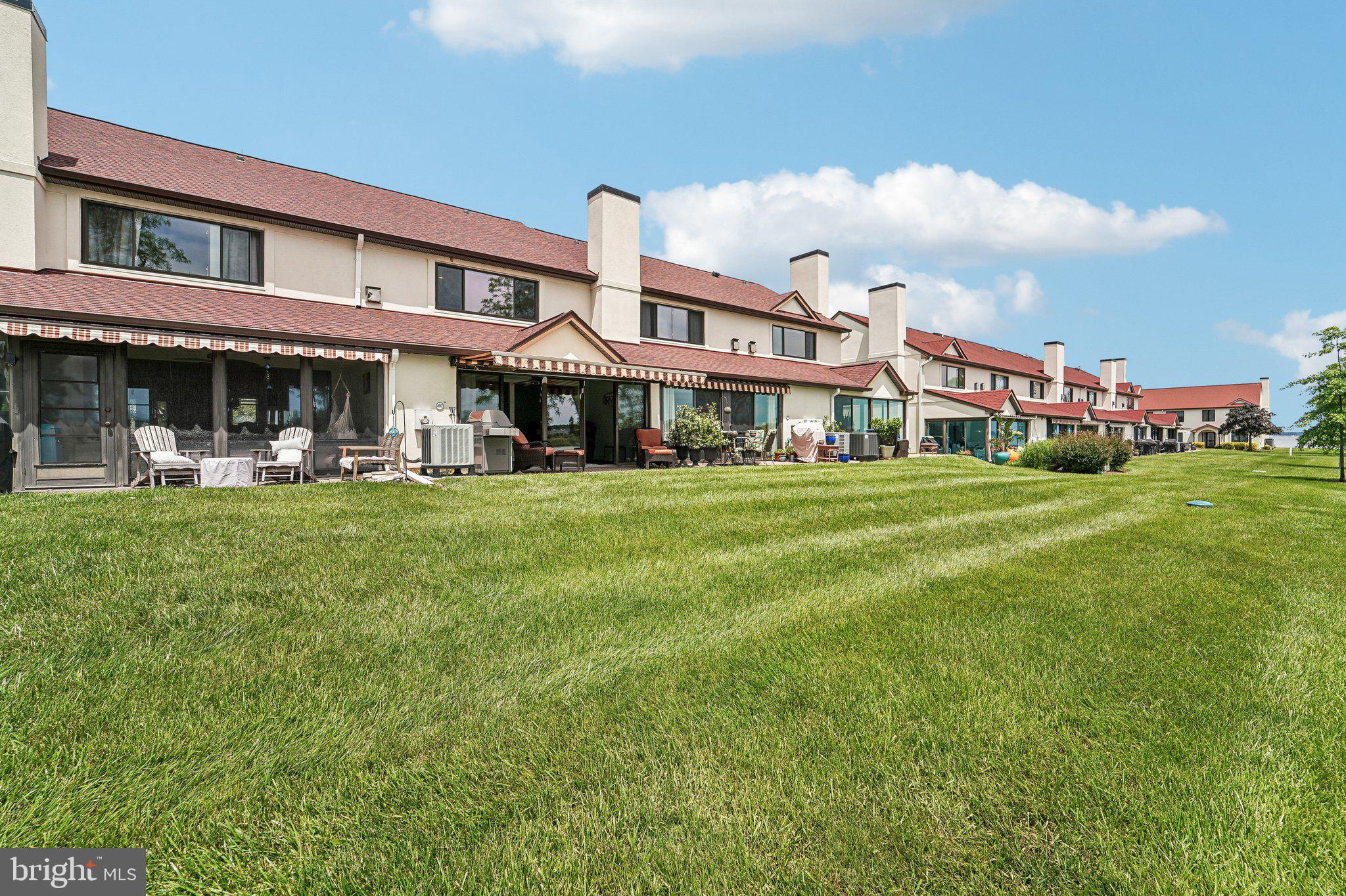 QUEENS LANDING - Residential