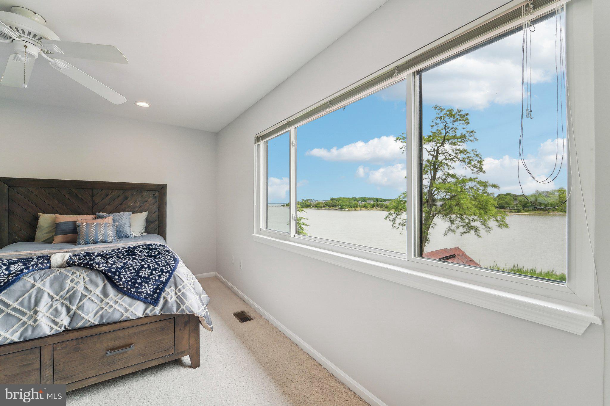 QUEENS LANDING - Residential