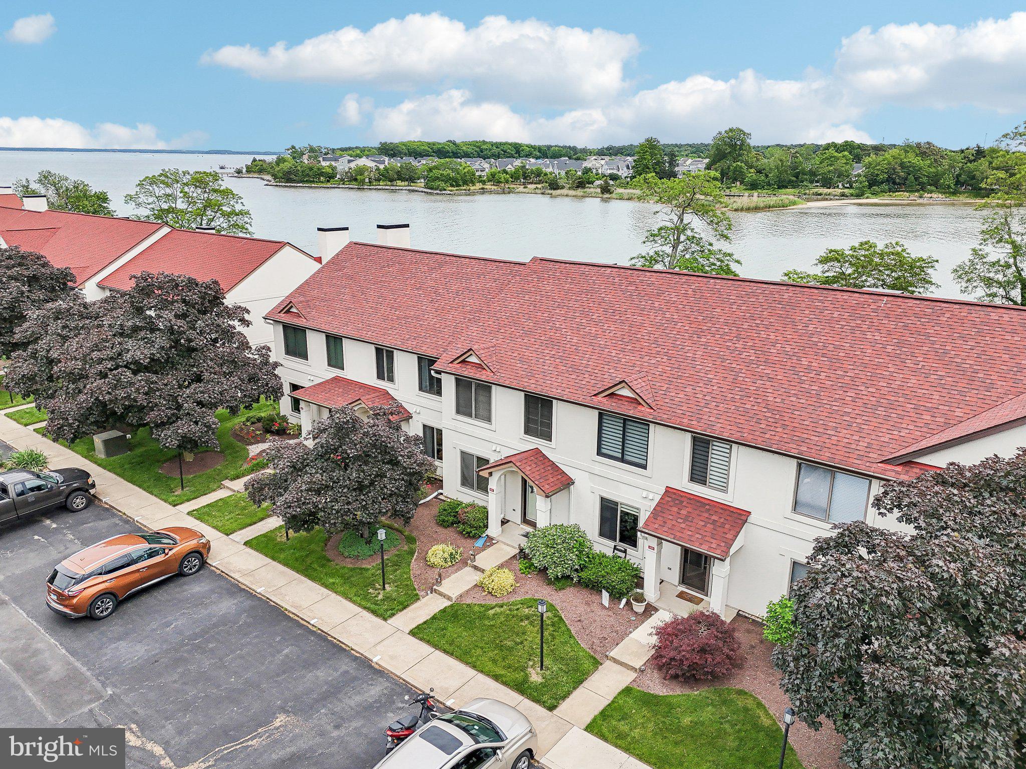 QUEENS LANDING - Residential