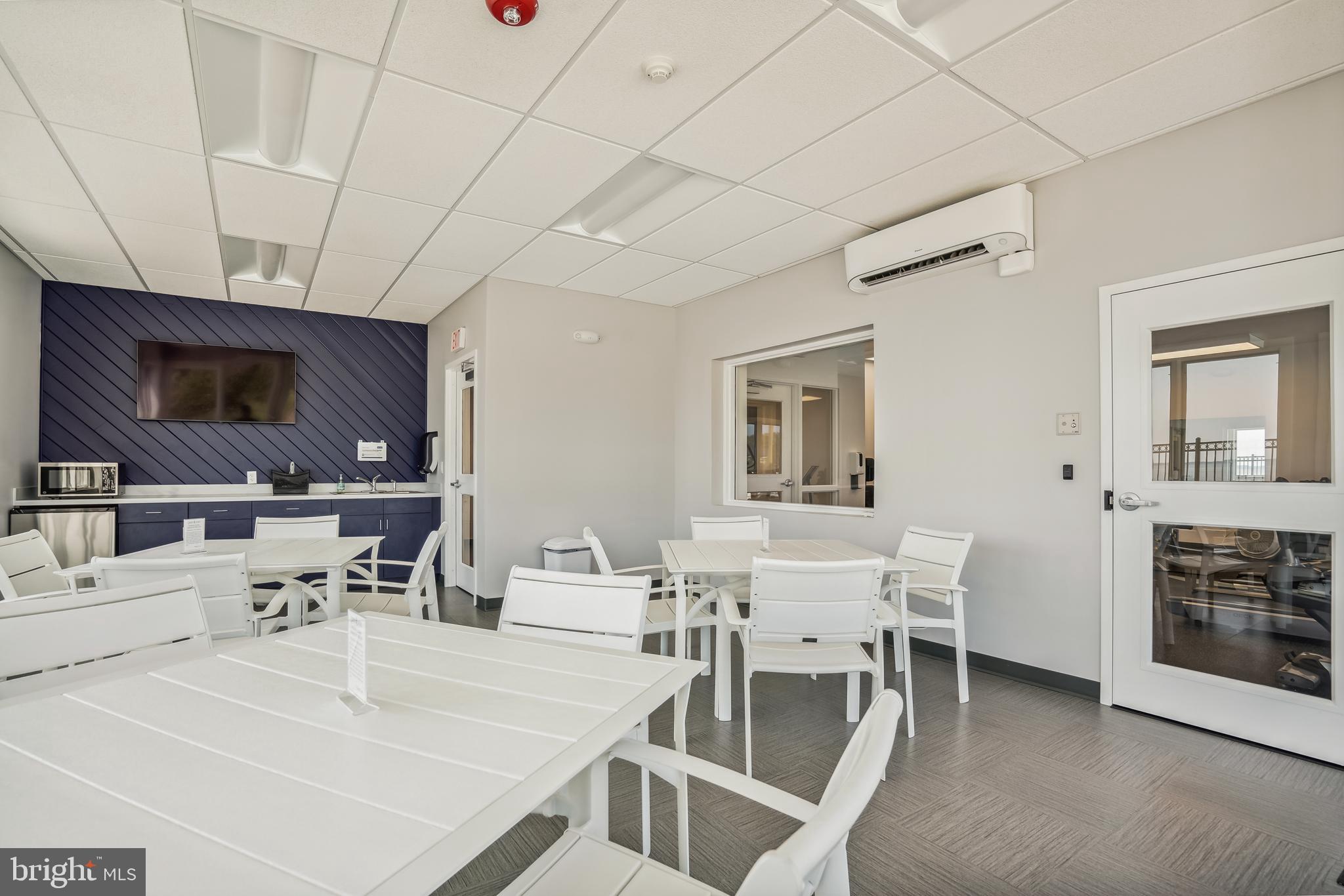 QUEENS LANDING - Residential