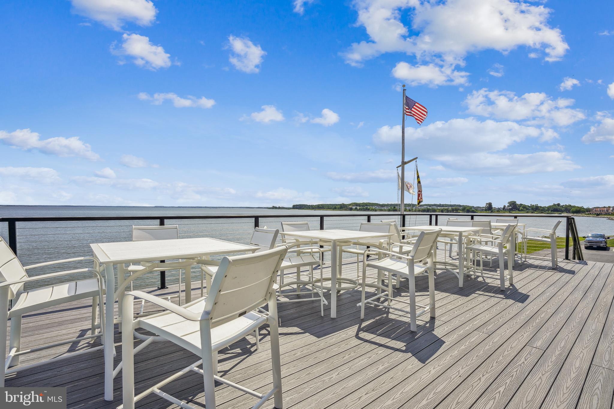 QUEENS LANDING - Residential