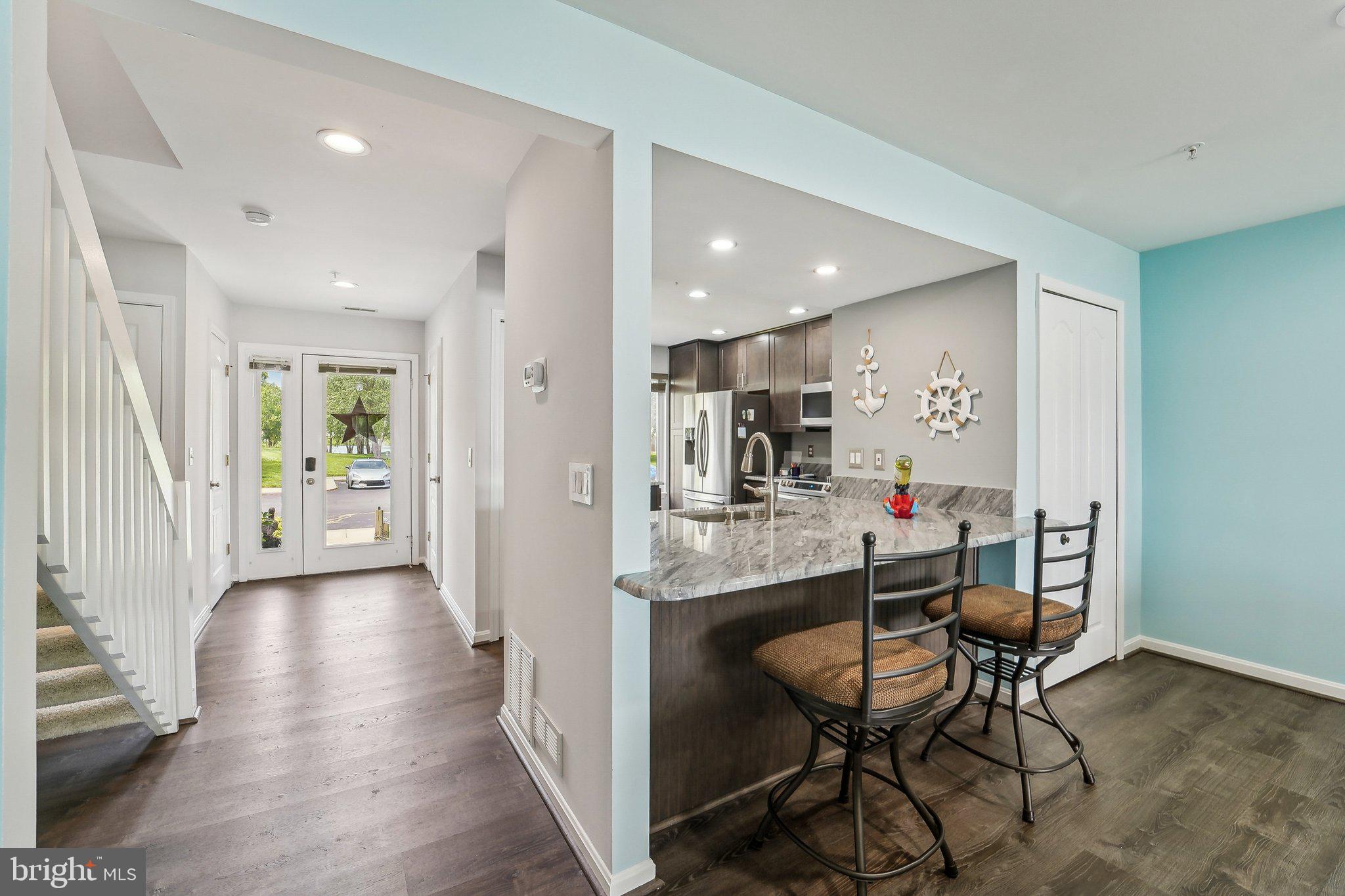 QUEENS LANDING - Residential