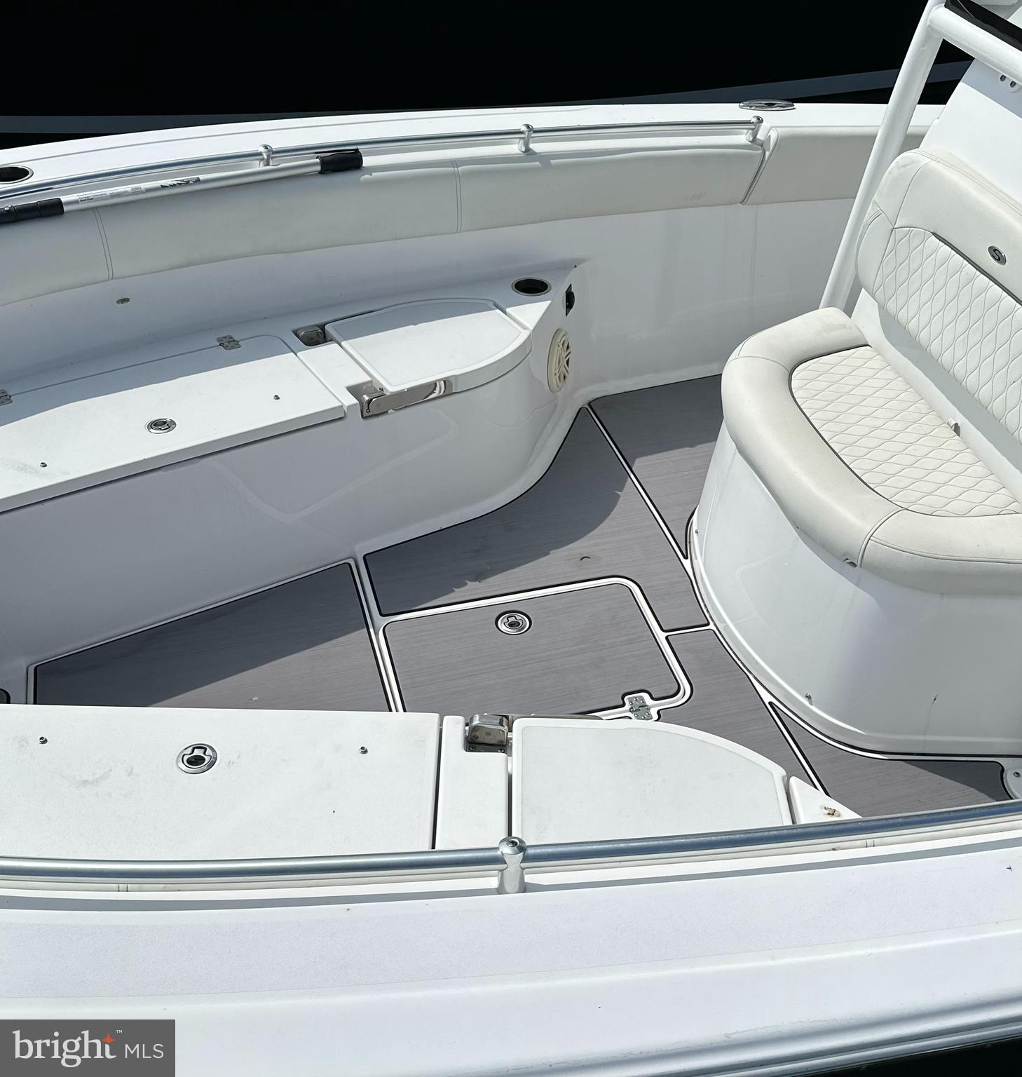 QUEENS LANDING - Residential