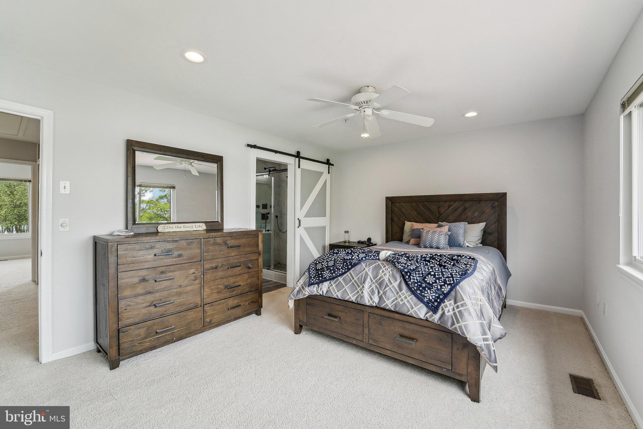 QUEENS LANDING - Residential