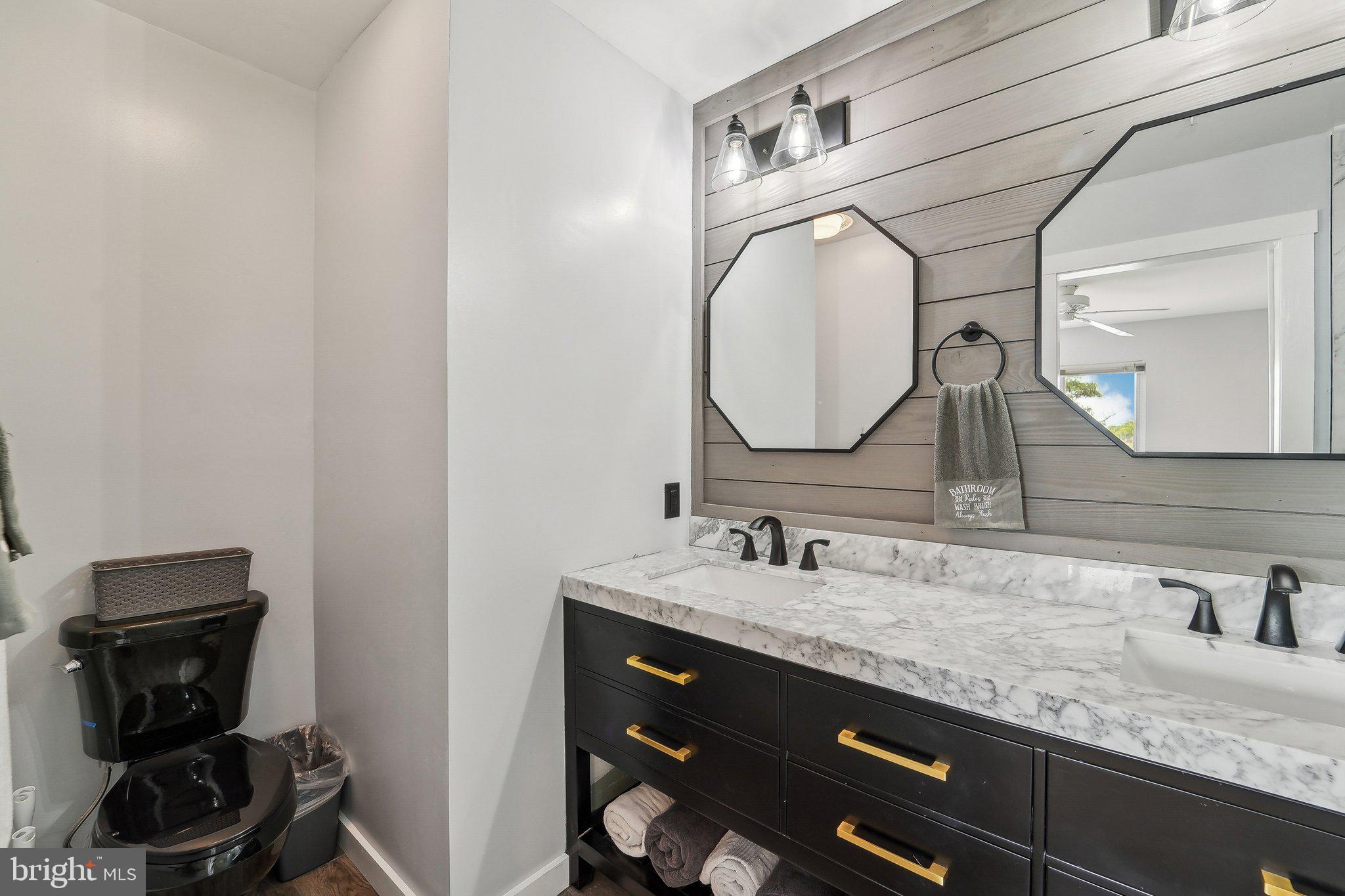 QUEENS LANDING - Residential