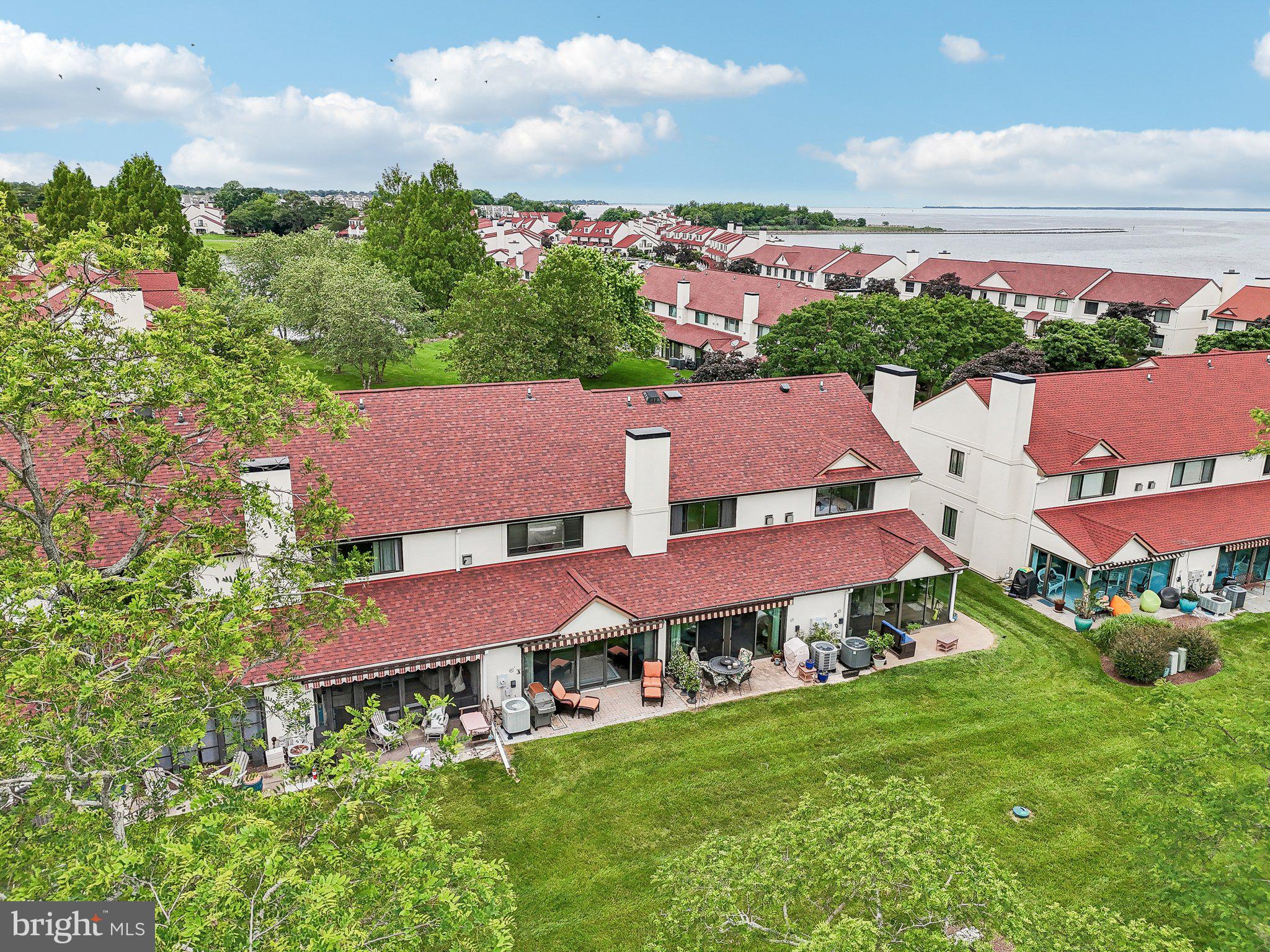 QUEENS LANDING - Residential