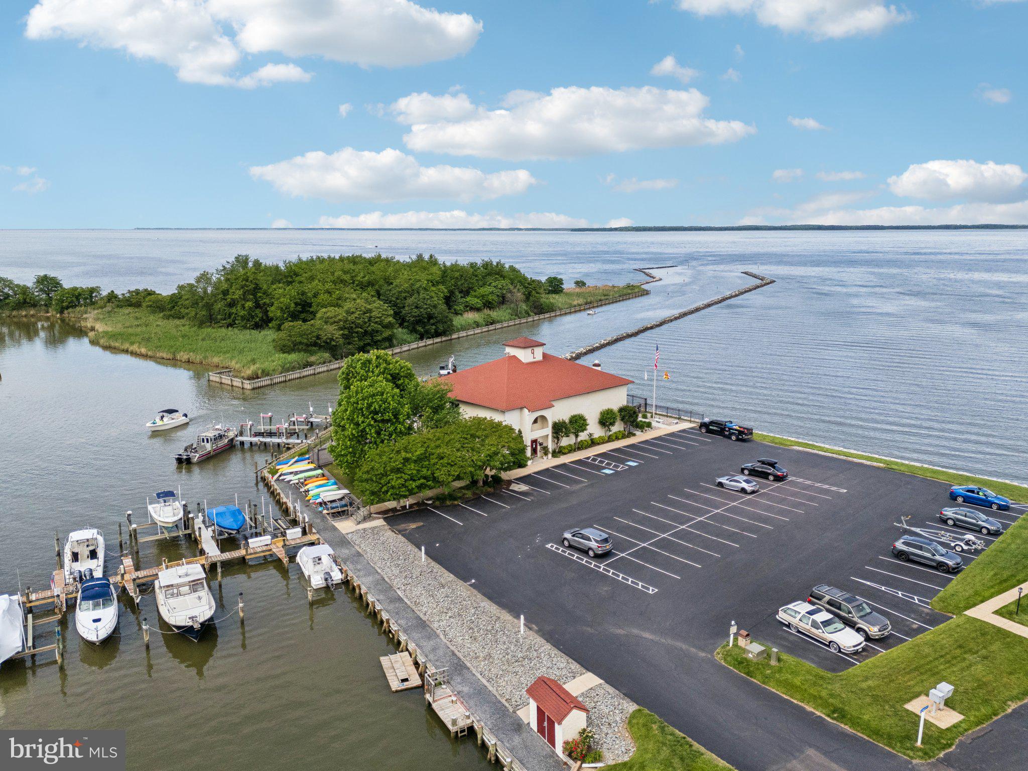 QUEENS LANDING - Residential