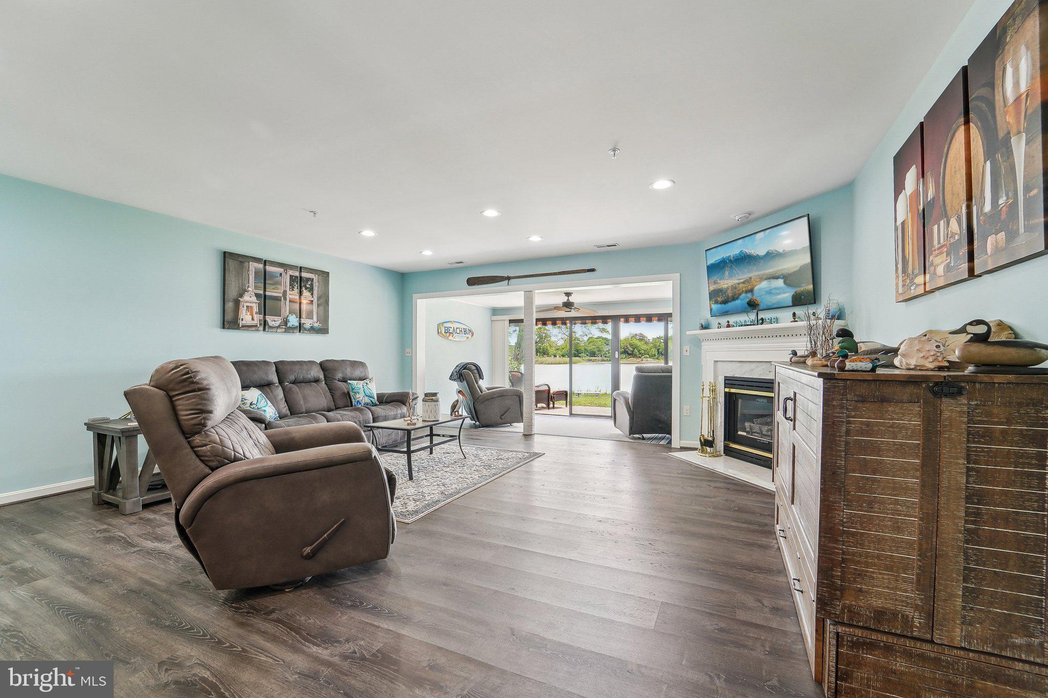 QUEENS LANDING - Residential