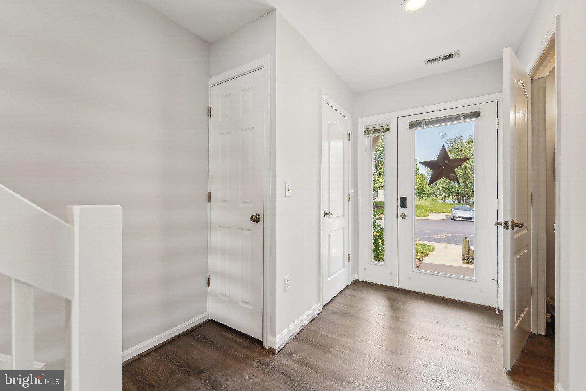 QUEENS LANDING - Residential