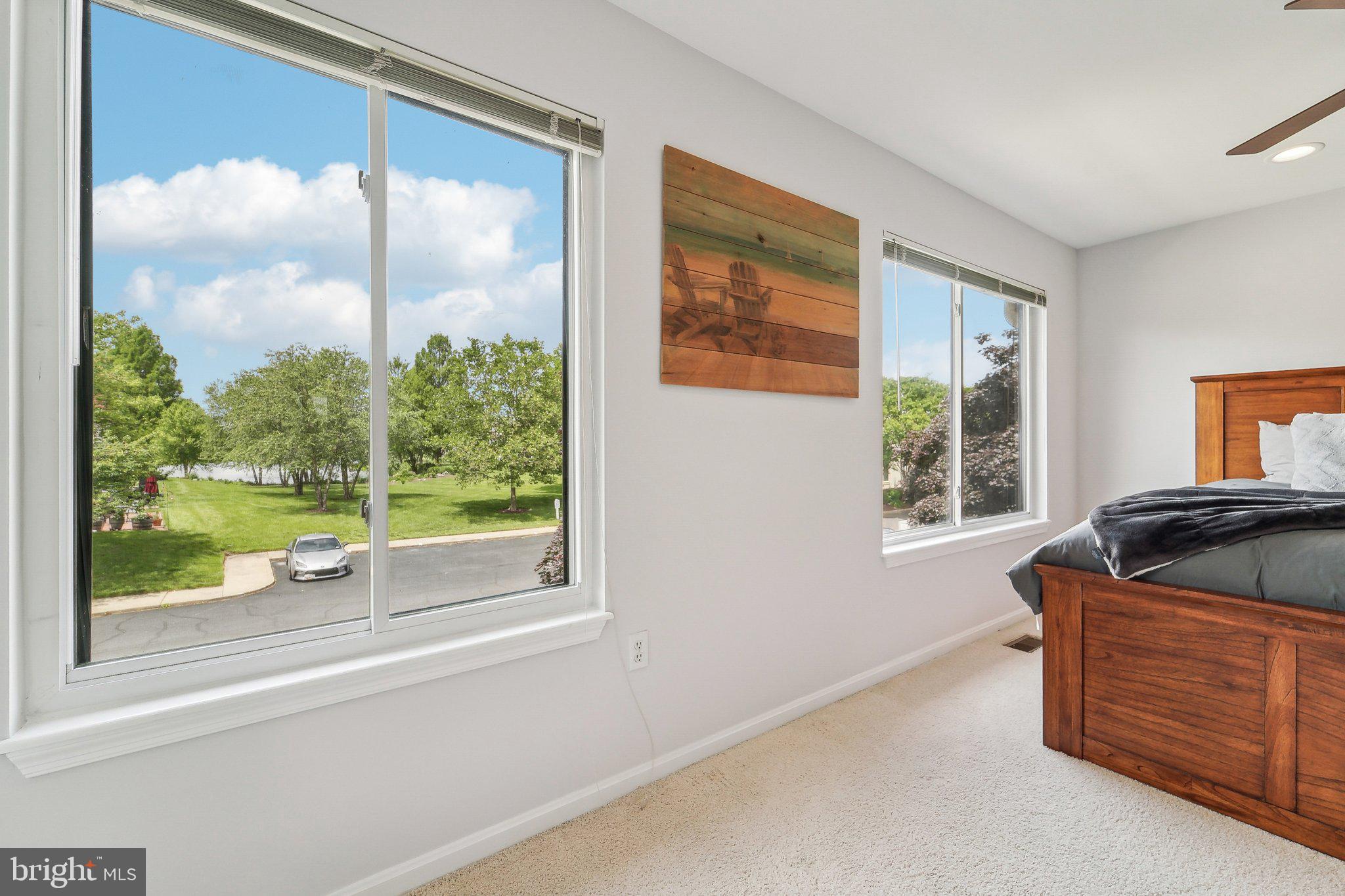 QUEENS LANDING - Residential