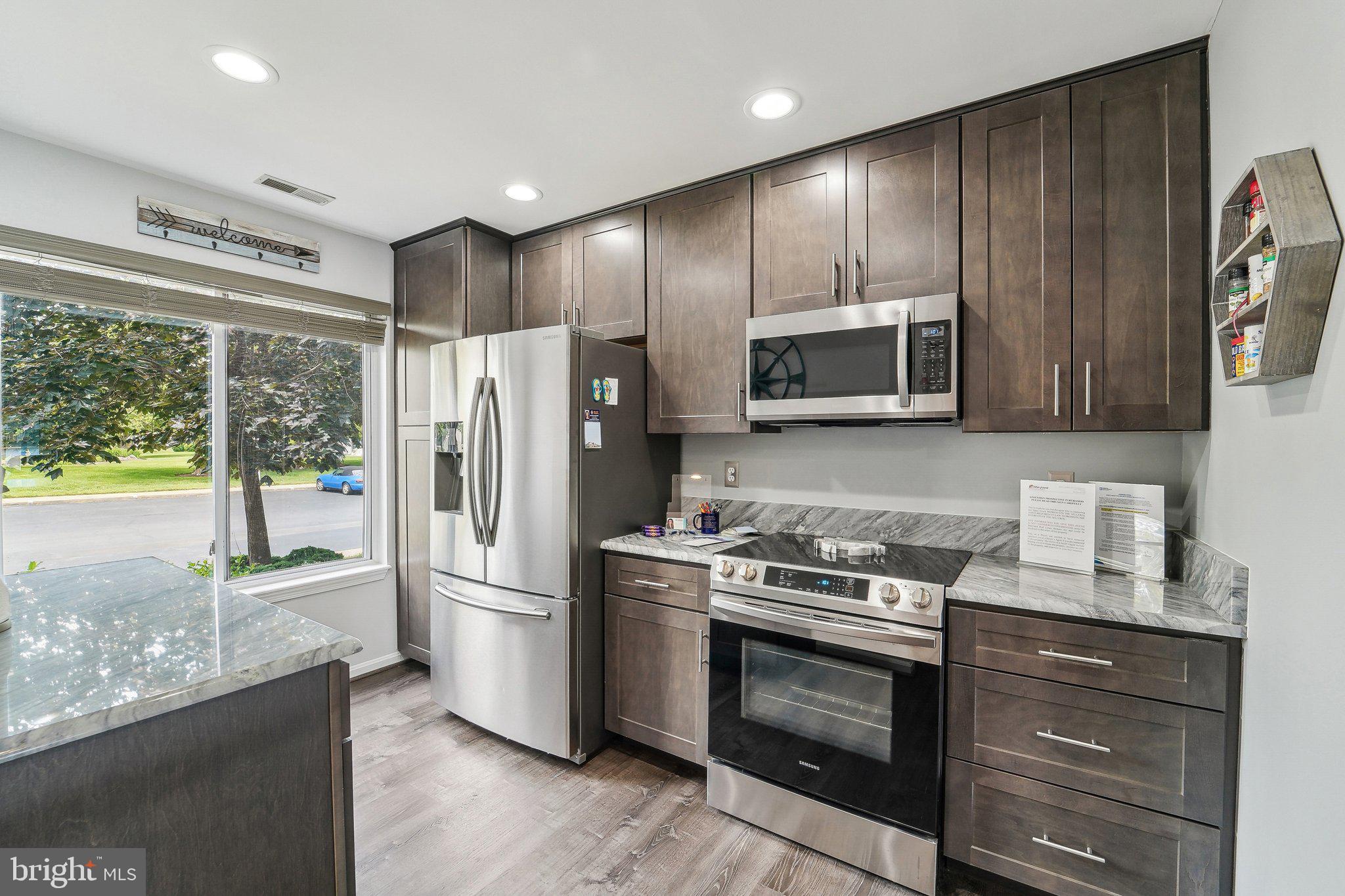 QUEENS LANDING - Residential