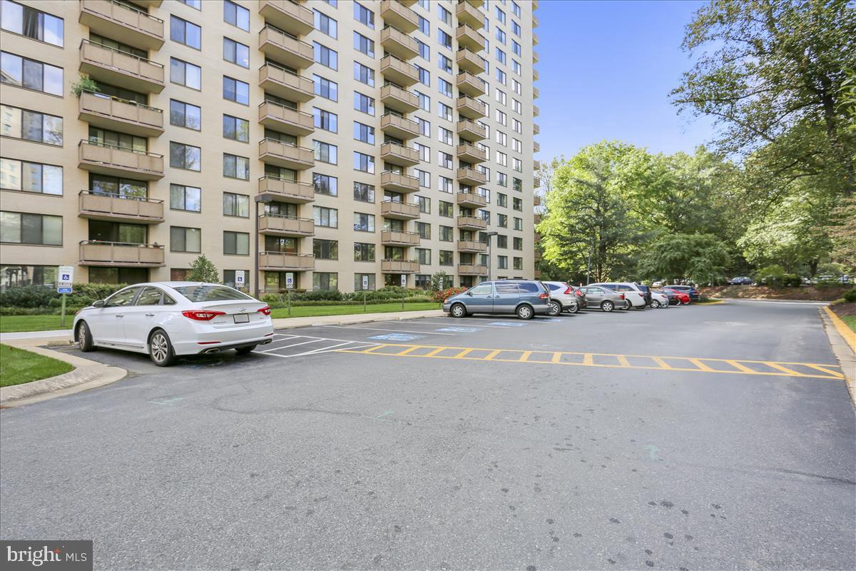 PROMENADE TOWERS - Residential Lease