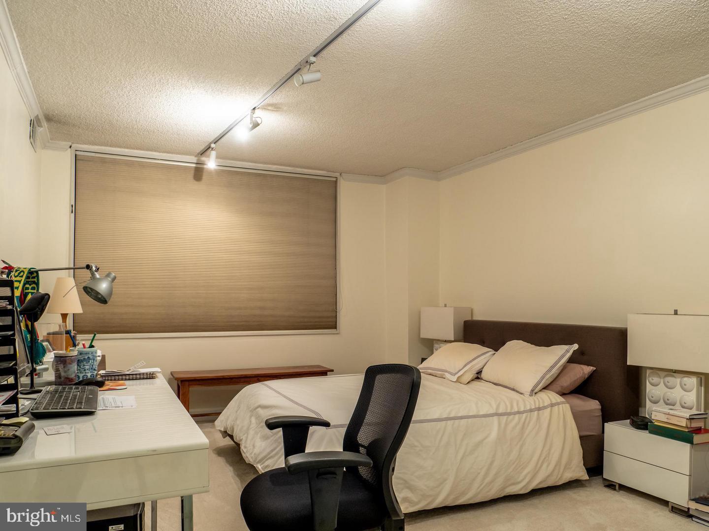 PROMENADE TOWERS - Residential Lease