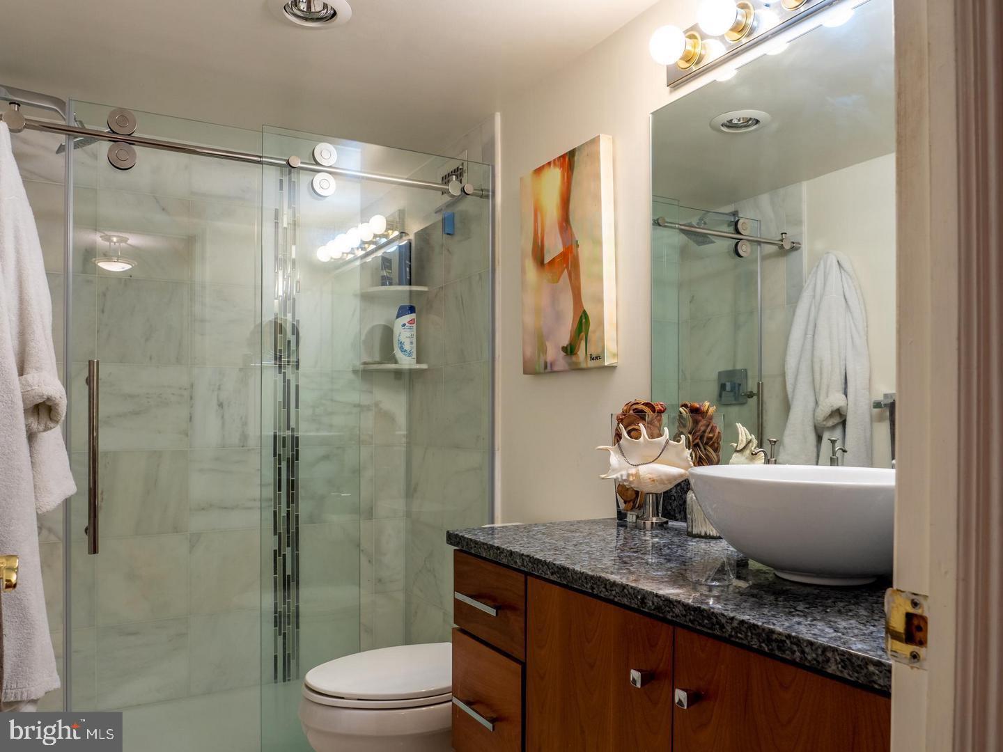 PROMENADE TOWERS - Residential Lease