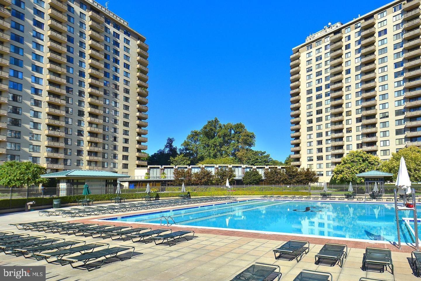 PROMENADE TOWERS - Residential Lease