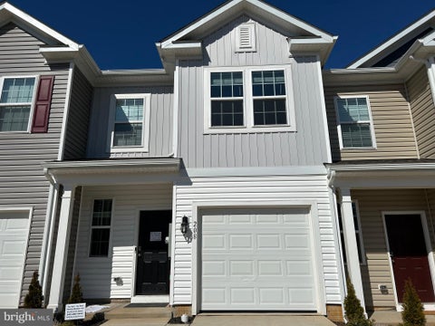 Townhouse For Rent - 224 Caterpillar Drive<br/> LURAY, VA 22835
