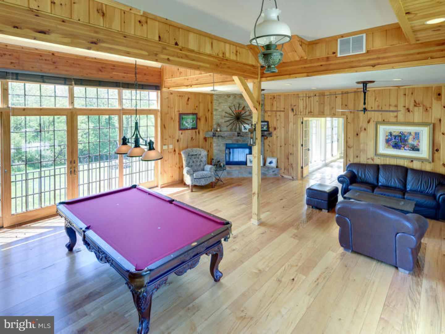 PINE CREEK - Residential