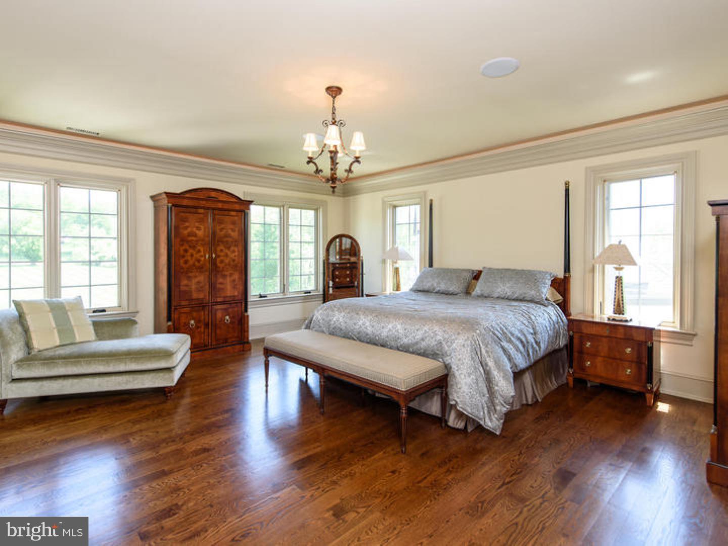 PINE CREEK - Residential