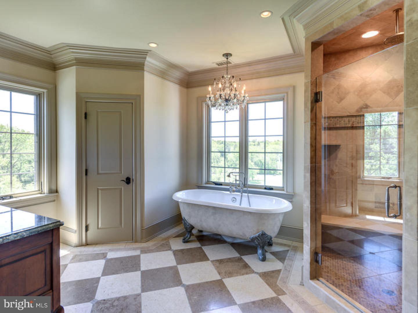 PINE CREEK - Residential