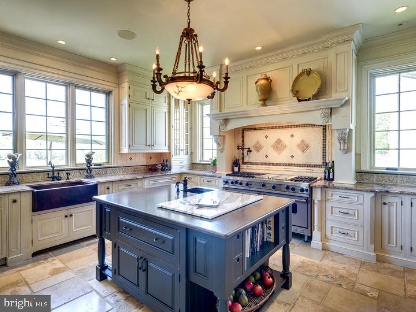 PINE CREEK - Residential